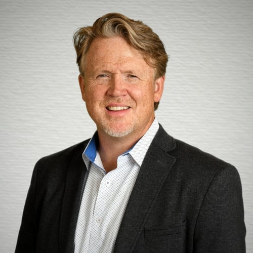 <p>Paul Edwards<br>Senior Account Executive<br>Pinnacle Solutions, Inc.</p>
